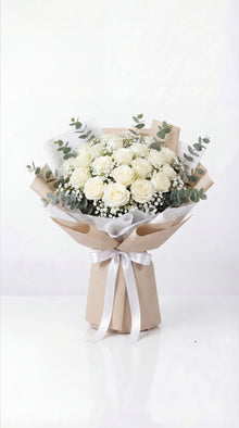 Grand white rose bouquet, flower delivery Dubai