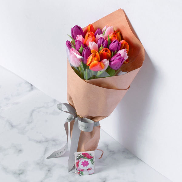 Fresh-Orange-And-Pink-Tulip-Bouquet