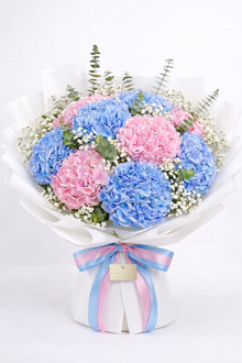 Grand pink and blue hydrangea bouquet, luxury flowers Dubai
