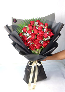 30 red rose bouquet, roses Dubai