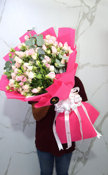 Pink spray rose bouquet, roses Dubai