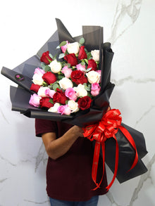 31 red, pink and white rose bouquet, roses Dubai