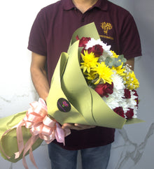 Red, white and yellow chrysanthemum bouquet, flower delivery Dubai