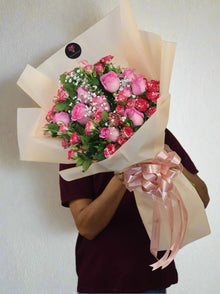 Pink and double colour rose bouquet, roses Dubai