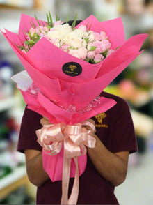 Pink spray rose with white rose bouquet, roses Dubai
