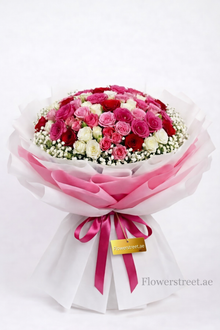 Luxury pink and red roses bouquet, flower delivery Dubai