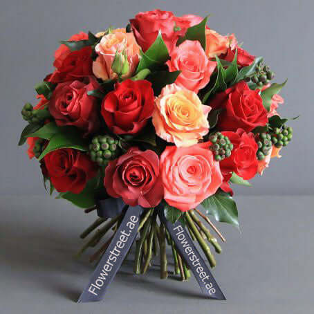 Mixed-Orange-And-Red-Roses-Bouquet
