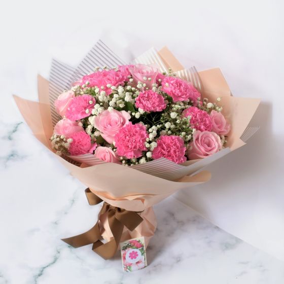 Pink-Roses-and-Carnation-Bouquet