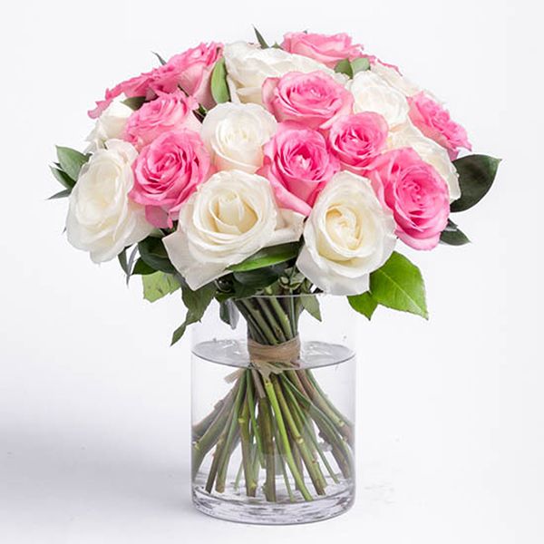 Pink-and-White-Roses-In-Vase