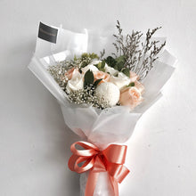 White and peach rose bouquet with ping pong blooms, flower bouquet Dubai