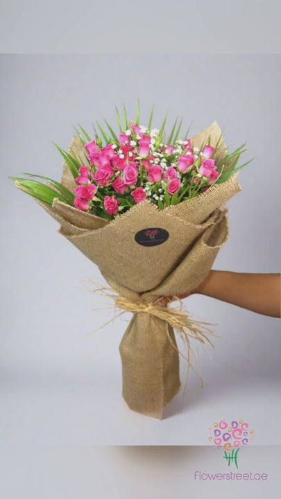Jute Wrapping Fuchsia Spray Roses video