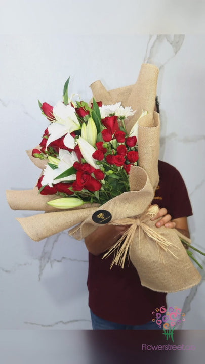 Jute Wrapping Red Rose and Lily video