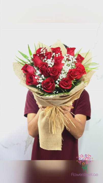 Jute Wrapping Red Rose Bouquet video