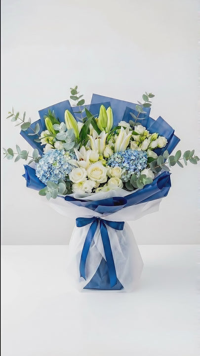 Blue hydrangea and white lily bouquet video, Dubai