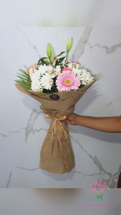 Jute Wrapping Pink And White Bouquet video