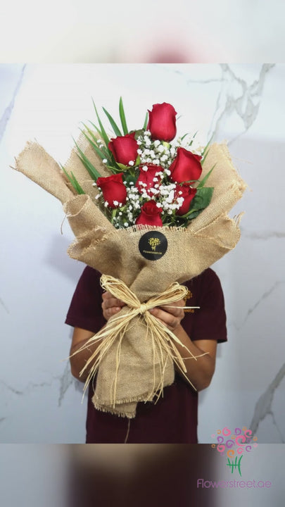 Jute Wrapping Classic Red Rose Bouquet video